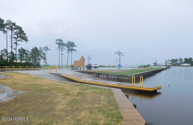228 Hopkins Seafood Road, Belhaven, NC 27810