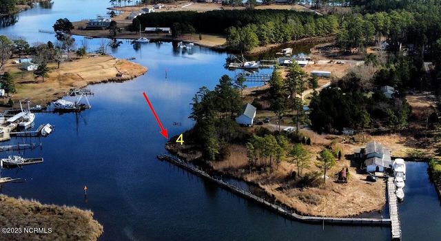 228 Hopkins Seafood Road, Belhaven, NC 27810