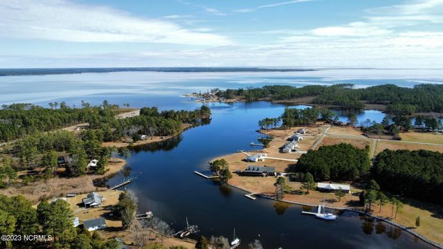 228 Hopkins Seafood Road, Belhaven, NC 27810