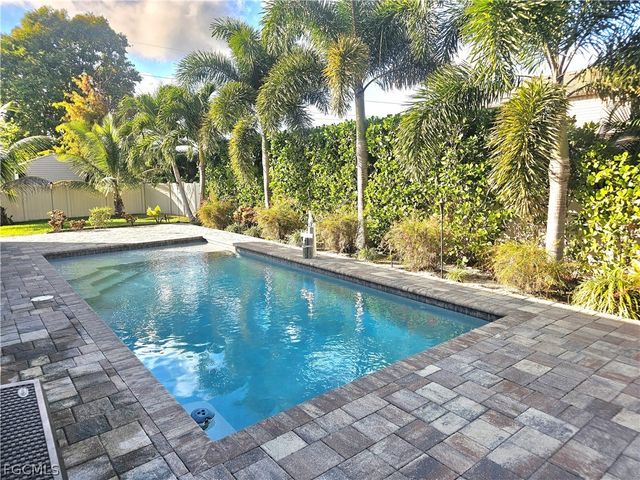 1919 SW 26th TER, Cape Coral, FL 33914