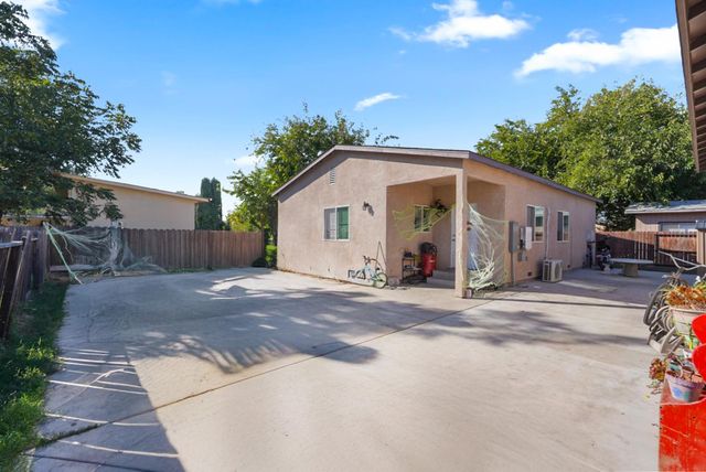 243 S Carroll Ave, Stockton, CA 95215