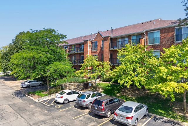 815 Leicester Road 320A, Elk Grove Village, IL 60007