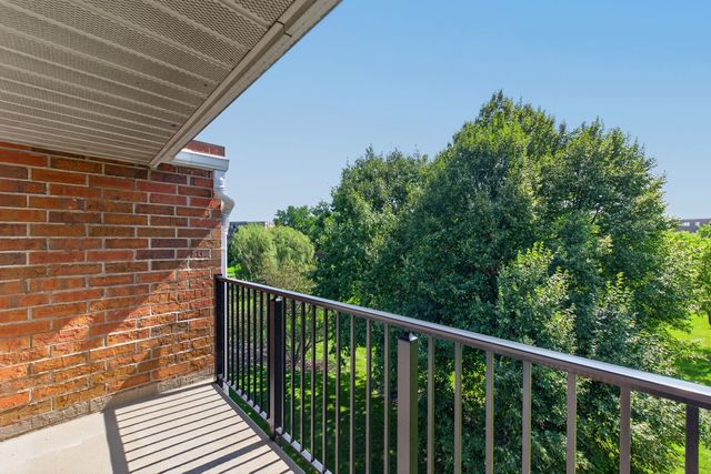 815 Leicester Road 320A, Elk Grove Village, IL 60007