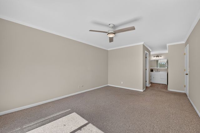 815 Leicester Road 320A, Elk Grove Village, IL 60007