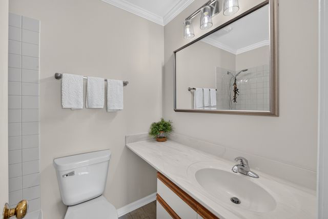 815 Leicester Road 320A, Elk Grove Village, IL 60007