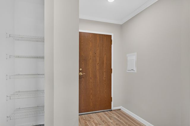 815 Leicester Road 320A, Elk Grove Village, IL 60007