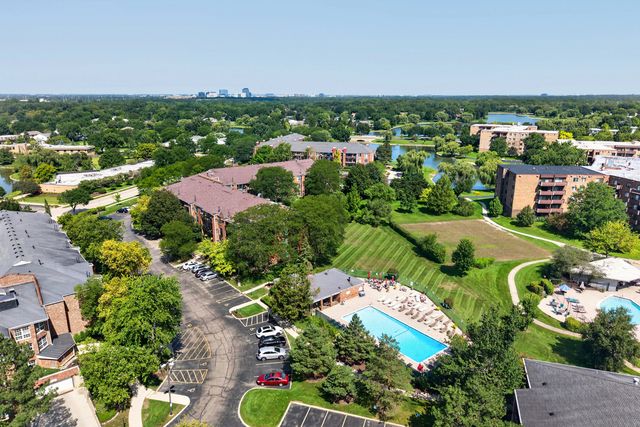815 Leicester Road 320A, Elk Grove Village, IL 60007