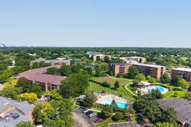 815 Leicester Road 320A, Elk Grove Village, IL 60007