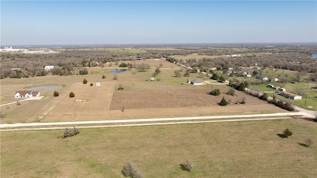 4599 Oakwood Estates, Bryan, TX 77808