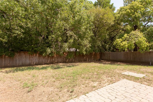 9005 Glen Falls Lane, Denton, TX 76210