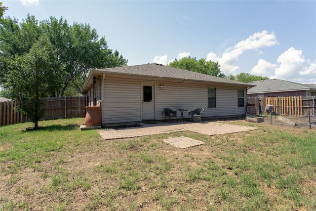 9005 Glen Falls Lane, Denton, TX 76210