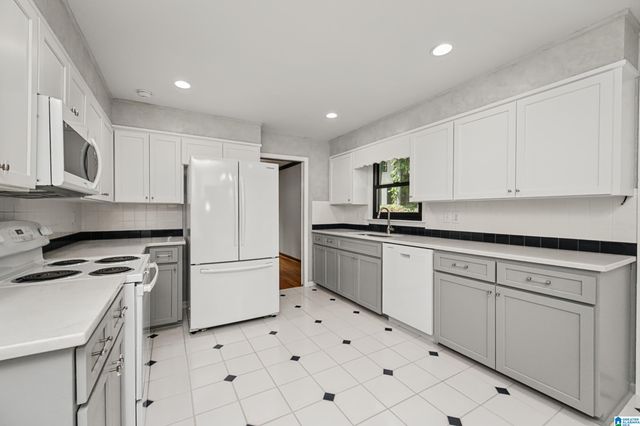 2659 APOLLO CIRCLE, Hoover, AL 35226