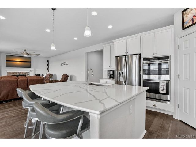 7242 S Old Hammer Ct, Aurora, CO 80016