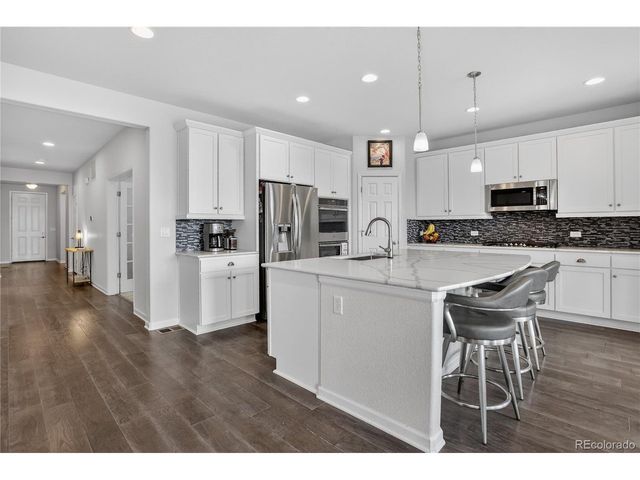 7242 S Old Hammer Ct, Aurora, CO 80016