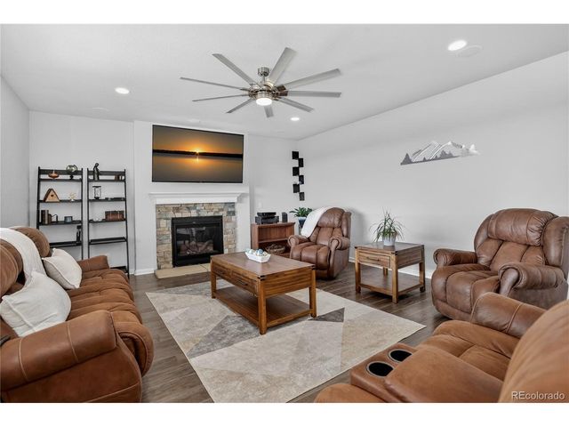 7242 S Old Hammer Ct, Aurora, CO 80016