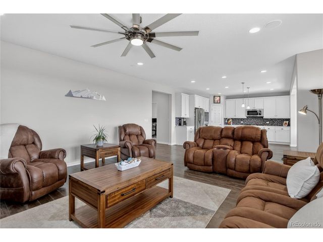 7242 S Old Hammer Ct, Aurora, CO 80016