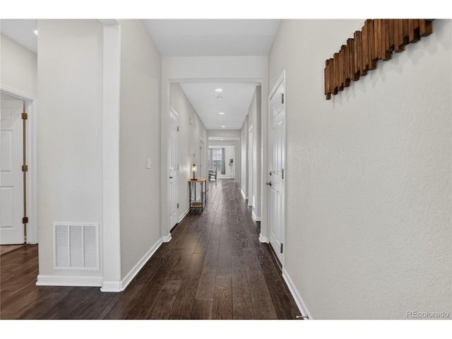 7242 S Old Hammer Ct, Aurora, CO 80016