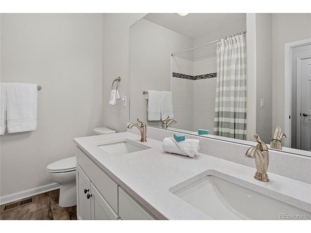 7242 S Old Hammer Ct, Aurora, CO 80016