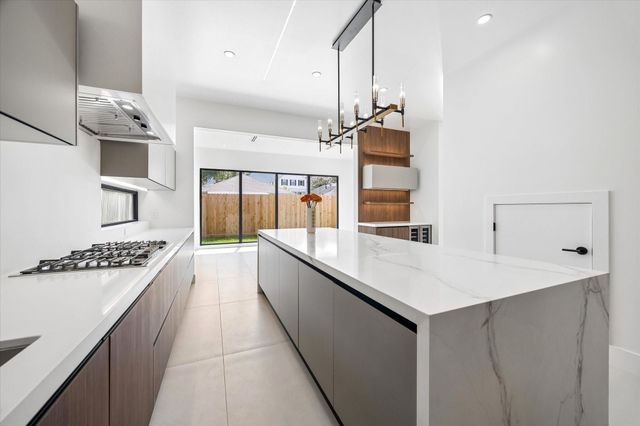 2218 Gostick Street, Houston, TX 77008