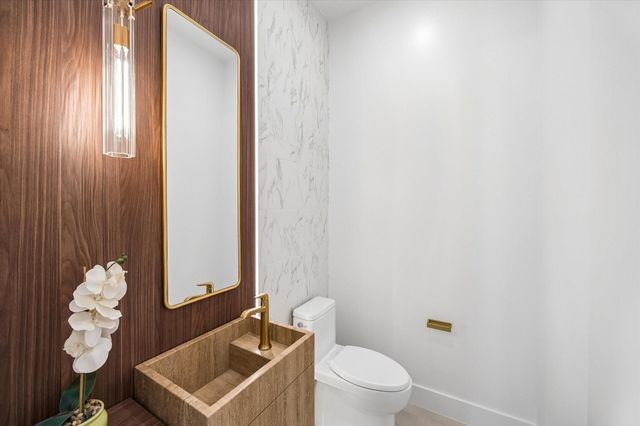 2218 Gostick Street, Houston, TX 77008