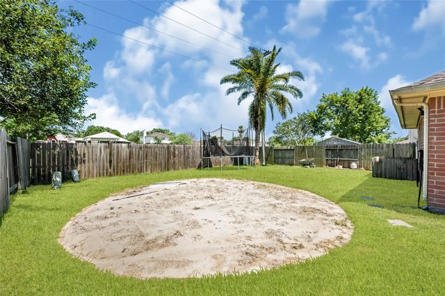 327 Mammoth Springs Lane, Dickinson, TX 77539