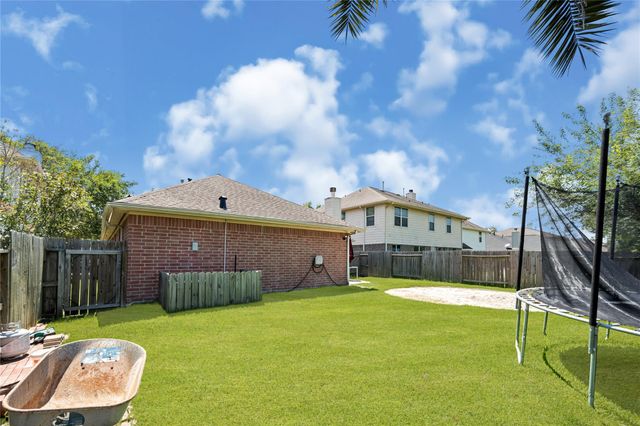 327 Mammoth Springs Lane, Dickinson, TX 77539