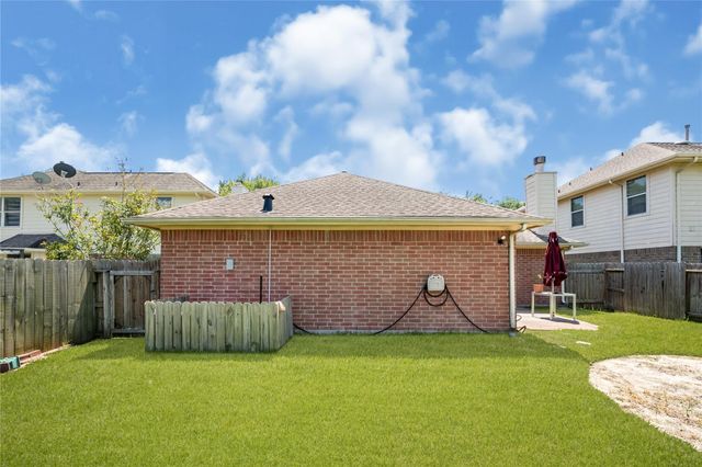 327 Mammoth Springs Lane, Dickinson, TX 77539