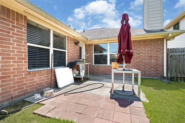327 Mammoth Springs Lane, Dickinson, TX 77539