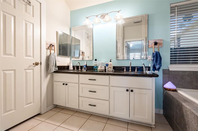 327 Mammoth Springs Lane, Dickinson, TX 77539
