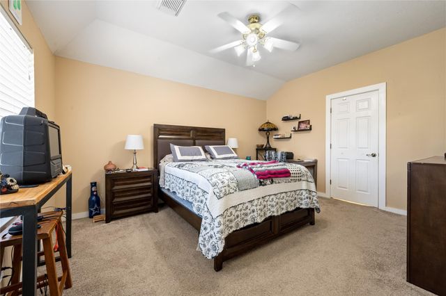 327 Mammoth Springs Lane, Dickinson, TX 77539