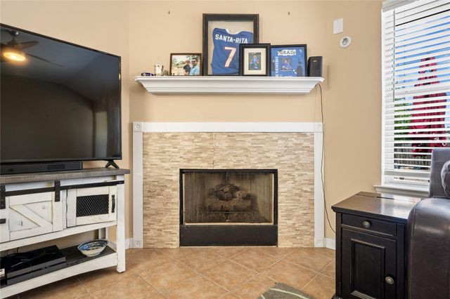 327 Mammoth Springs Lane, Dickinson, TX 77539