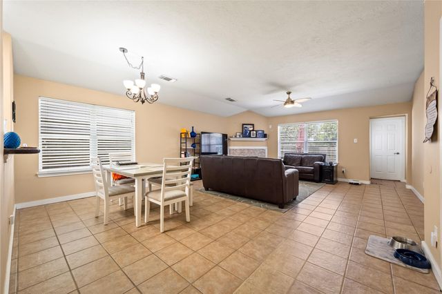 327 Mammoth Springs Lane, Dickinson, TX 77539