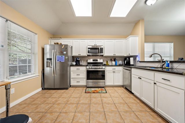 327 Mammoth Springs Lane, Dickinson, TX 77539