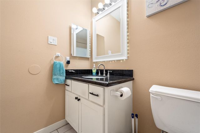 327 Mammoth Springs Lane, Dickinson, TX 77539