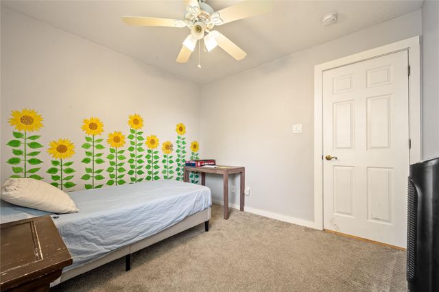 327 Mammoth Springs Lane, Dickinson, TX 77539