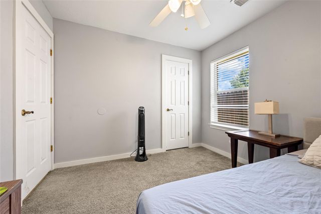 327 Mammoth Springs Lane, Dickinson, TX 77539