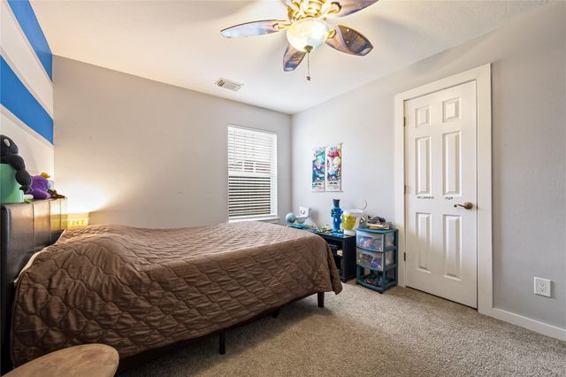 327 Mammoth Springs Lane, Dickinson, TX 77539