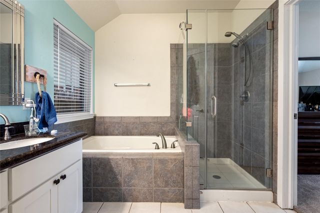 327 Mammoth Springs Lane, Dickinson, TX 77539