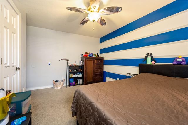 327 Mammoth Springs Lane, Dickinson, TX 77539