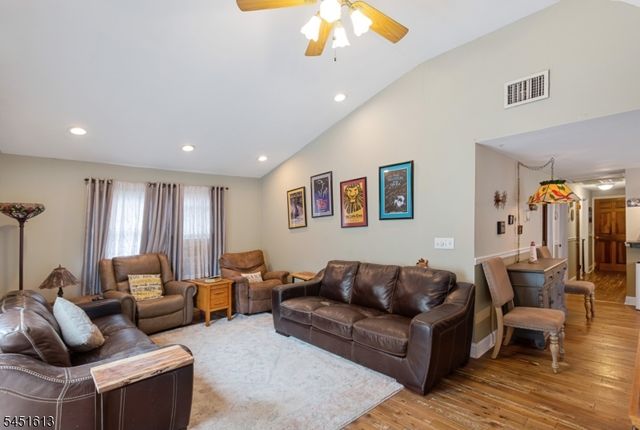10 Wendy Terrace, Garfield City, NJ 07026