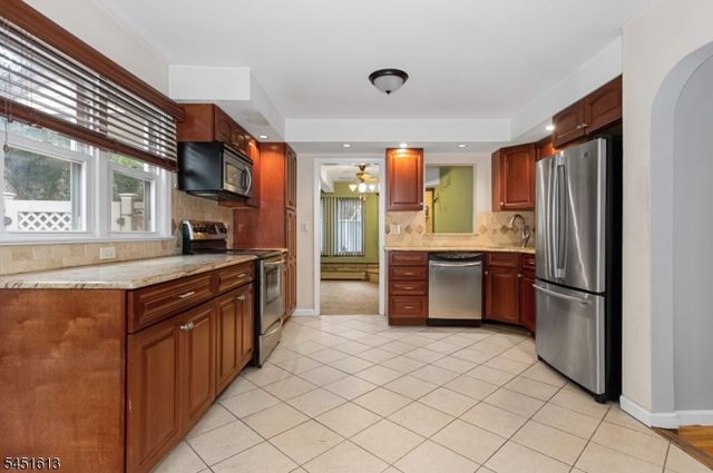 10 Wendy Terrace, Garfield City, NJ 07026