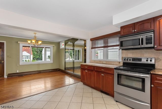 10 Wendy Terrace, Garfield City, NJ 07026