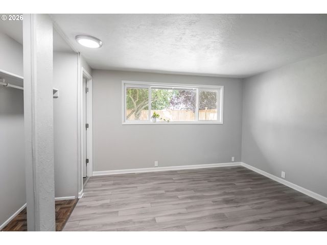 3703 PEPPERTREE Dr, Eugene, OR 97402
