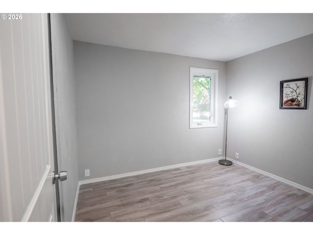 3703 PEPPERTREE Dr, Eugene, OR 97402