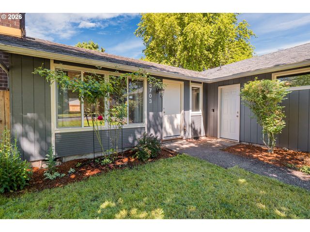 3703 PEPPERTREE Dr, Eugene, OR 97402