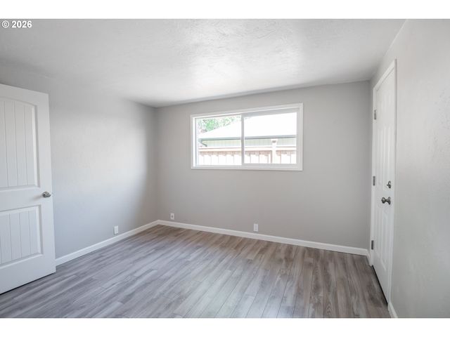 3703 PEPPERTREE Dr, Eugene, OR 97402