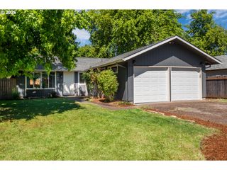 3703 PEPPERTREE Dr, Eugene, OR 97402