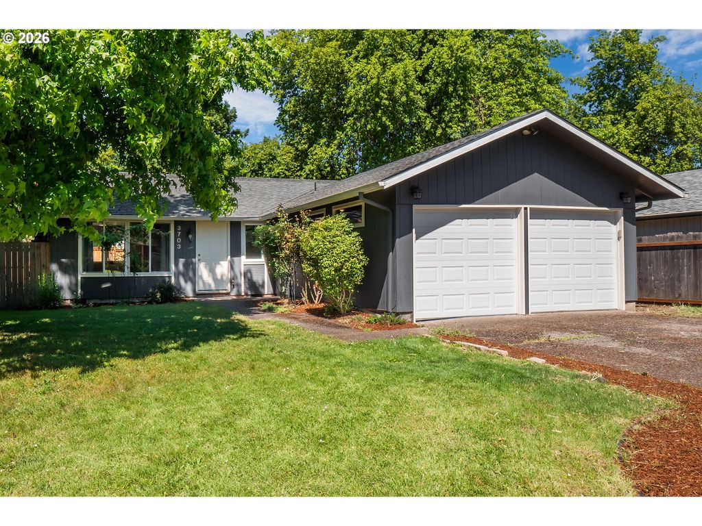 3703 PEPPERTREE Dr, Eugene, OR 97402