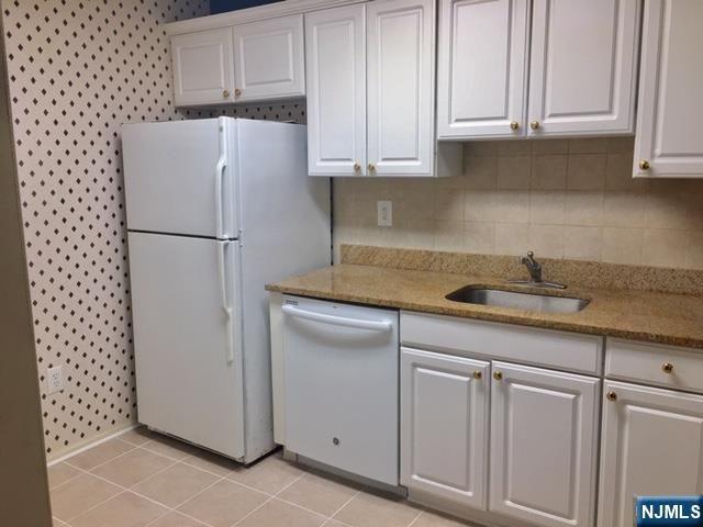 2080 Drake Court, Mahwah, NJ 07430