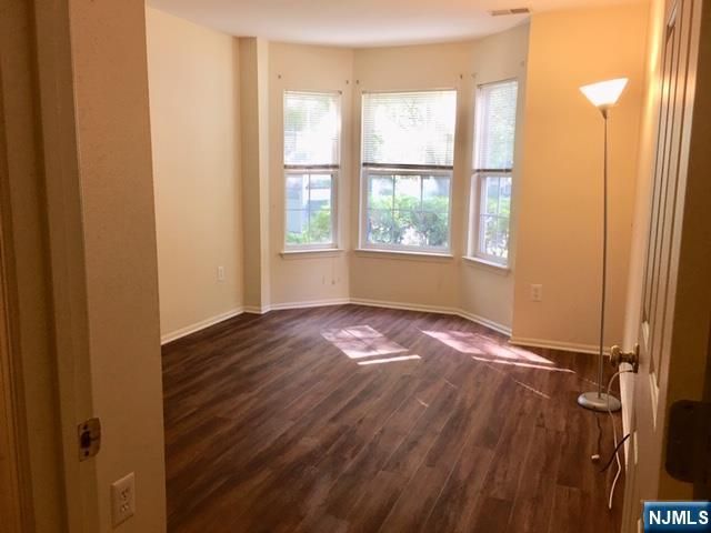 2080 Drake Court, Mahwah, NJ 07430